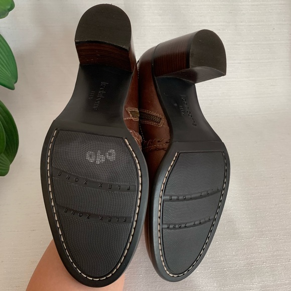 NWOT Liz Claiborne Mohave Brown Leather 
Flex Ankle Boot Woman’s 8.5M - Picture 14 of 14